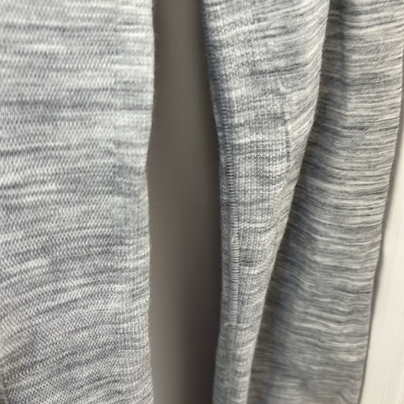 Athleta Foresthill Ascent Long Sleeve Wool Blend Ruched Top Gray Size XS GUC - Picture 12 of 16